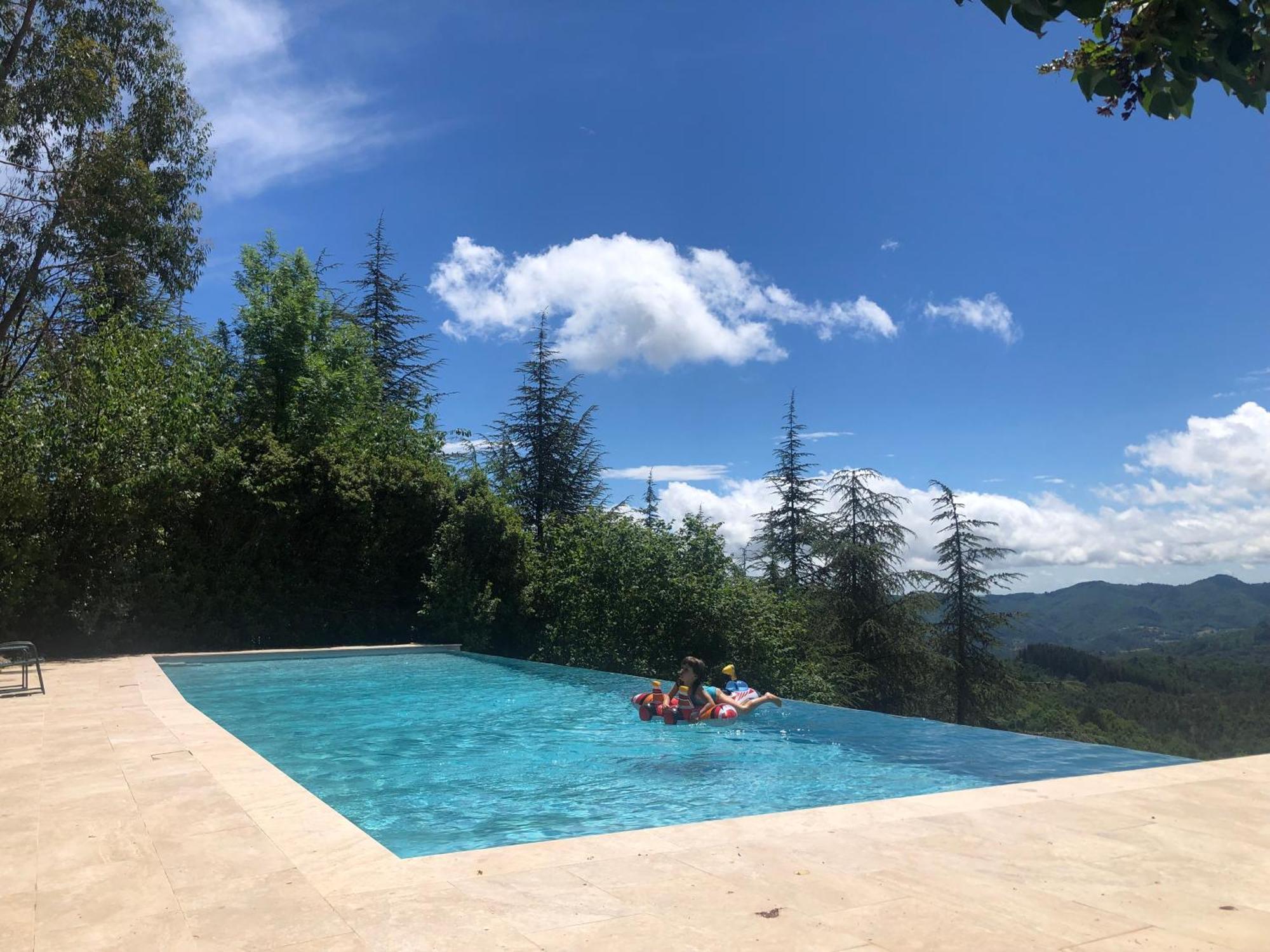 La Chataigne Perchee, Piscine Et Nature * Chirols